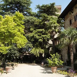 https://residence-il-cassero.it-tuscanyhotel.com