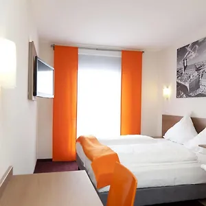 Mcdreams Muenchen - Messe Отель Фельдкирхен